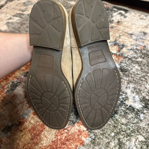 Born Light Brown Suede Casco Short Stacked Heel Chelsea Boots - Picture 8 of 9